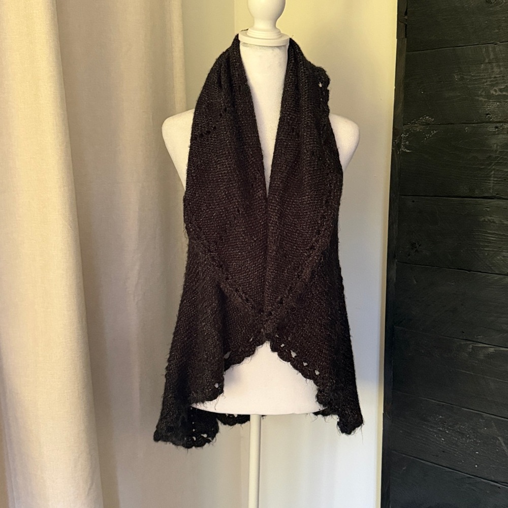 Elegant Black Women's Sweater vest